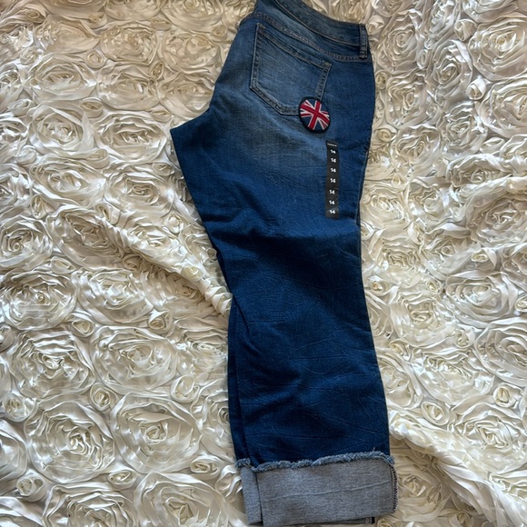 NEW torrid boyfriend jeans - Picture 5 of 10